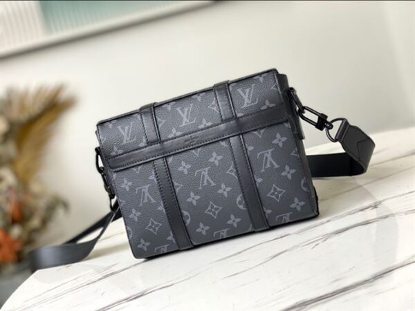 Louis Vuitton Trunk Messenger Bags - LB33