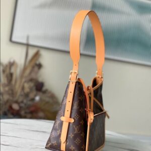 Louis Vuitton CarryAll PM Handbag - LH169