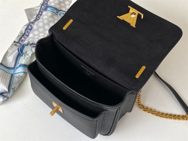 Louis Vuitton Lockme Chain Bag - LH134