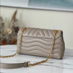 Louis Vuitton New Wave Chain Bag - LH100