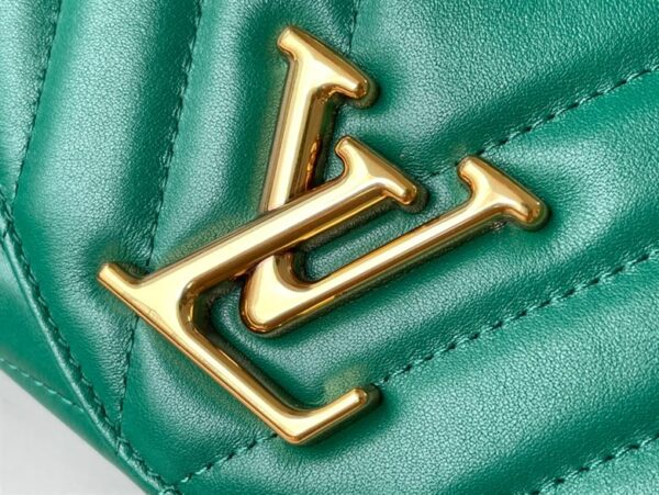 Louis Vuitton New Wave Chain Bag - LH102