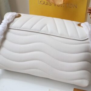 Louis Vuitton New Wave Chain Bag - LH99