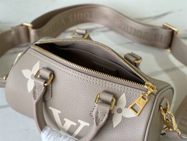 Louis Vuitton Papillon BB Handbag - LH67