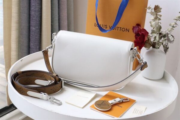 Louis Vuitton Swing Handbag - LH125