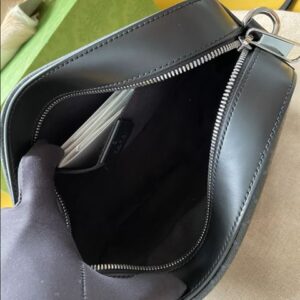 Gucci Black Shoulder Bags - GM034