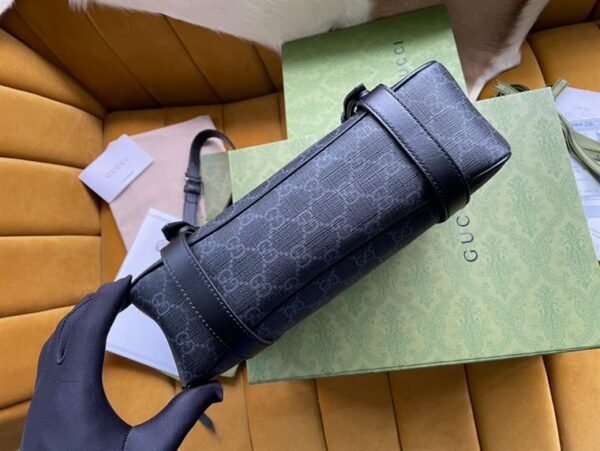 Gucci Messenger Bags - GM020