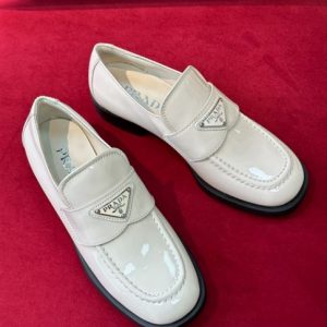 Prada Patent-leather loafers - PLD020