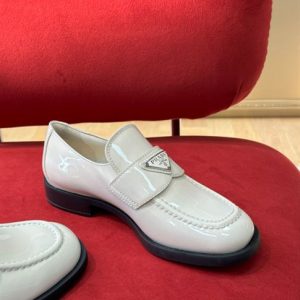 Prada Patent-leather loafers - PLD020