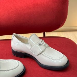 Prada Patent-leather loafers - PLD020