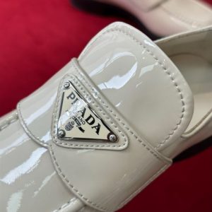 Prada Patent-leather loafers - PLD020