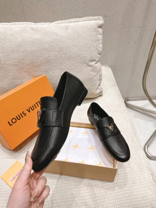 Louis Vuitton Loafer – LD033