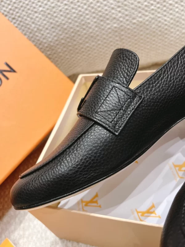 Louis Vuitton Loafer – LD033