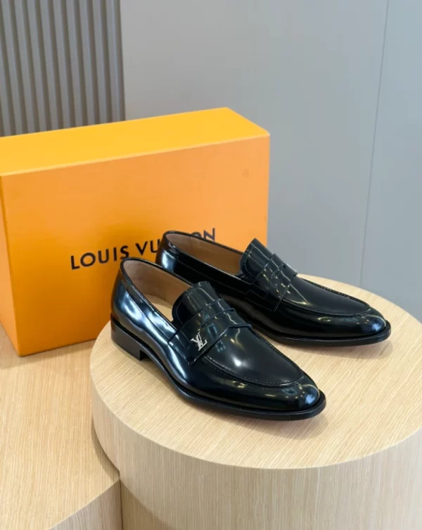 Louis Vuitton Loafer – LD036