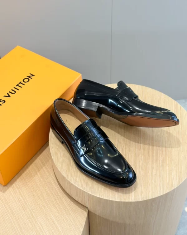 Louis Vuitton Loafer – LD036