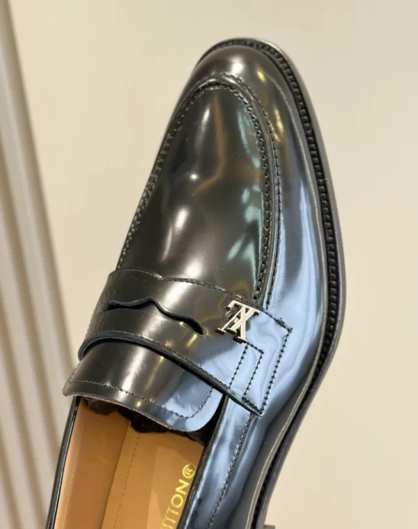 Louis Vuitton Loafer – LD036