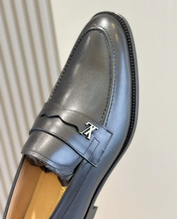 Louis Vuitton Loafer – LD037