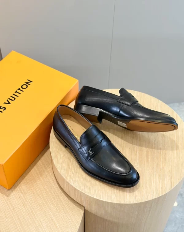 Louis Vuitton Loafer – LD037